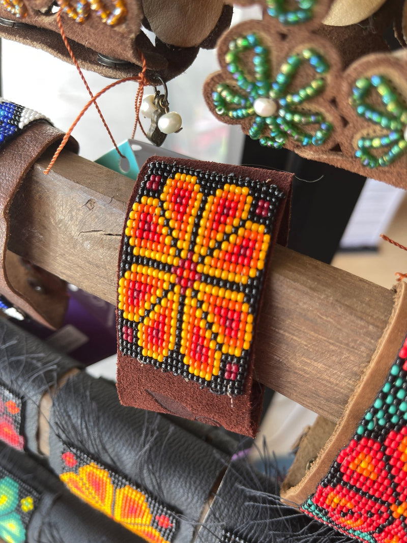 Small flower leather bracelet