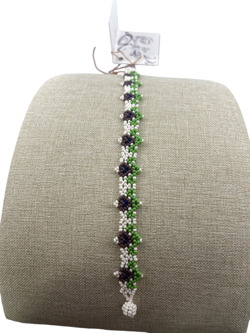 PC06white Beaded Bracelet