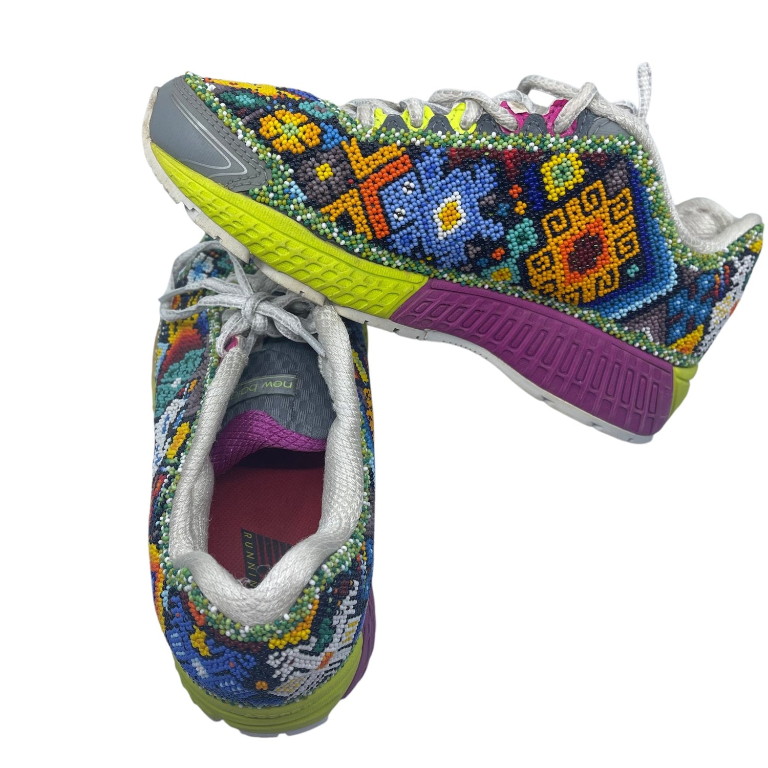 Tennis shoes embroidered with beads TENCH01