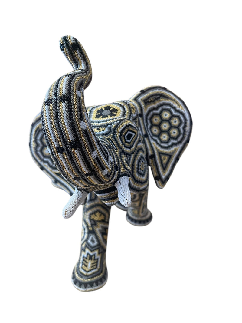 Elefante forrado con chaquira ELEE02